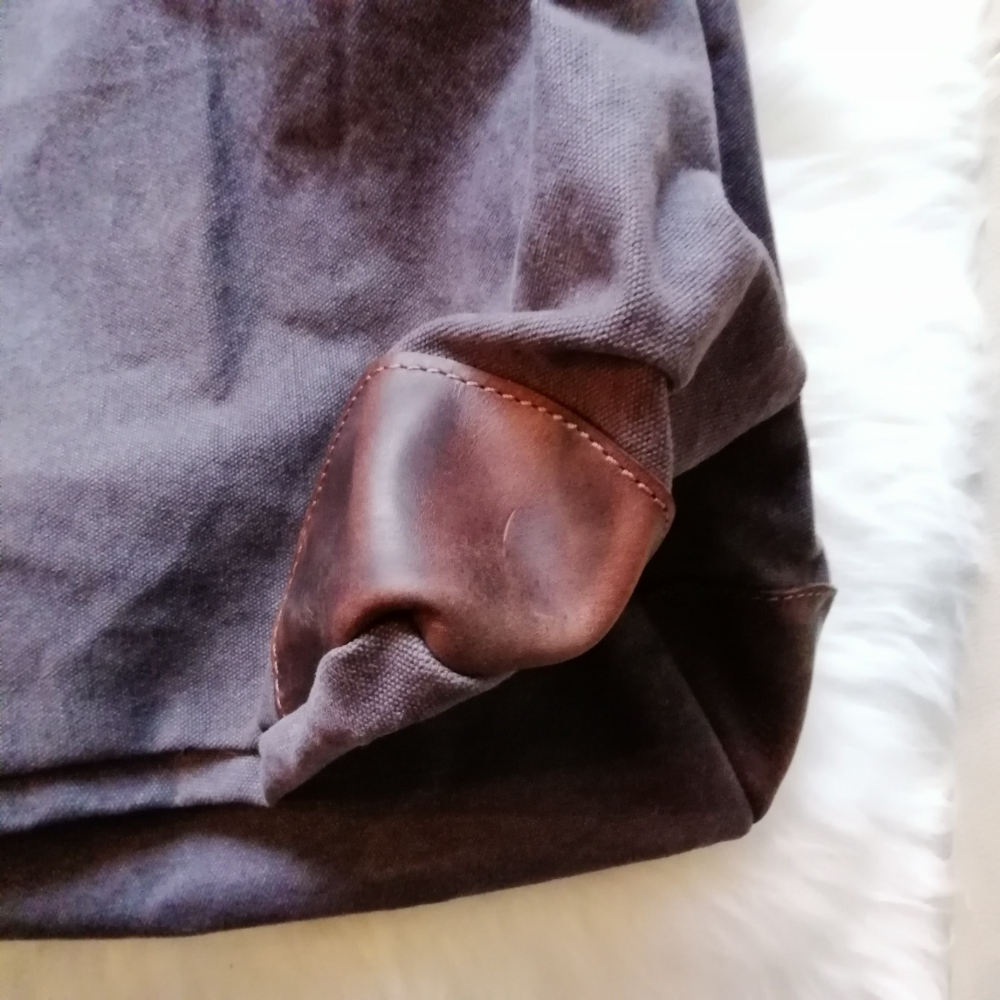Leder dunkel