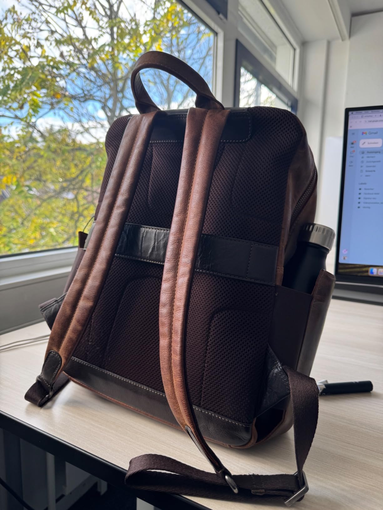 Laptop sitzt sicher