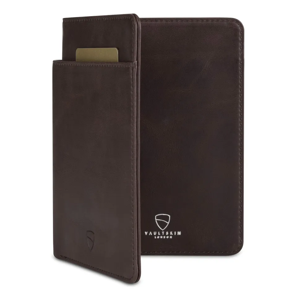 vaultskin-kensington-reisepassh-lle-braun-leder-rfid image 1