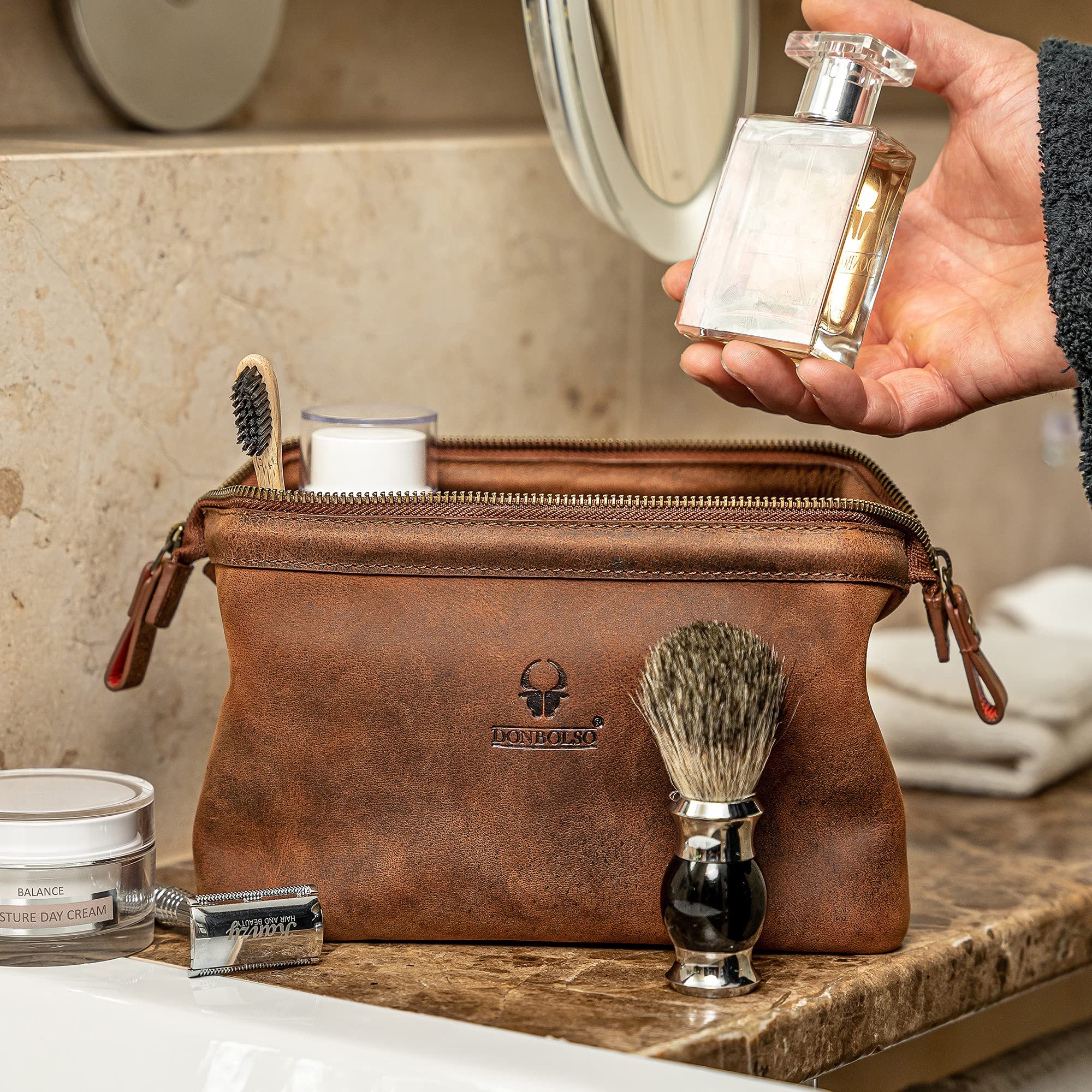 donbolso-kopenhagen-kulturbeutel-leder-braun-vintage-waschbeutel image 3