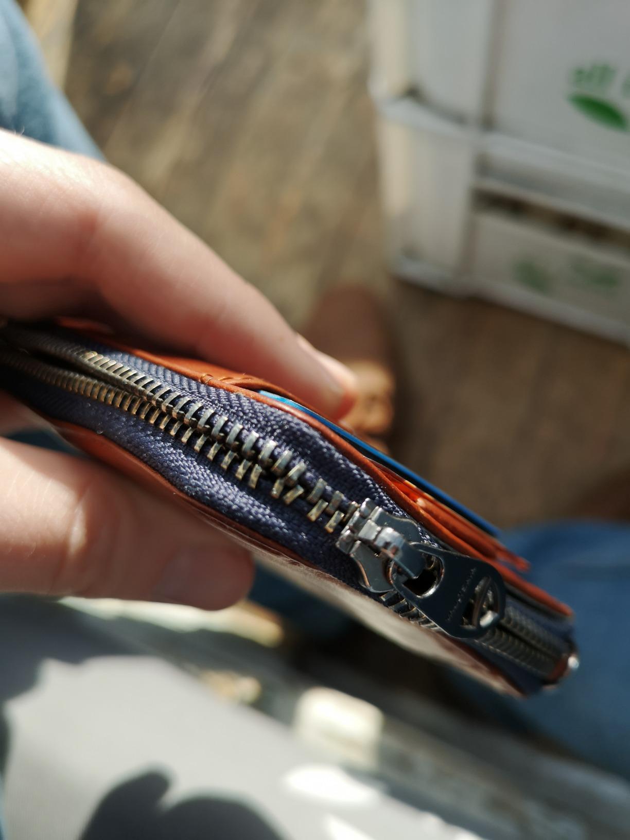 Gut in Hand